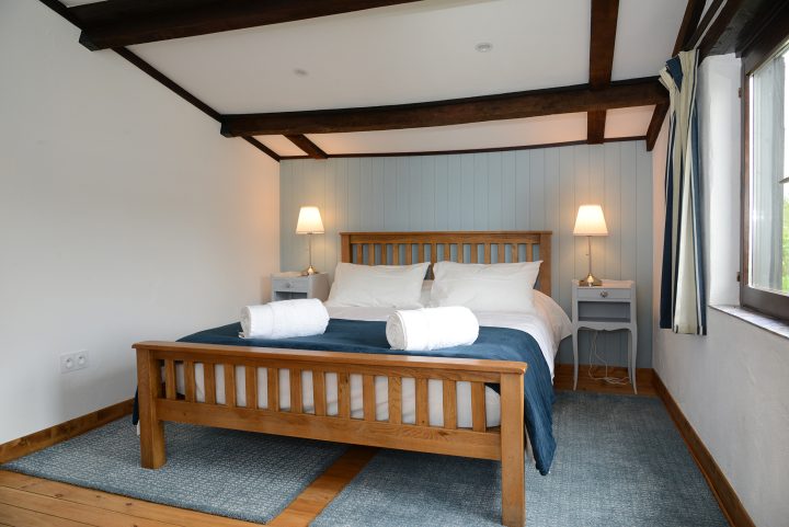 Bedroom 1 fixed 150cm king