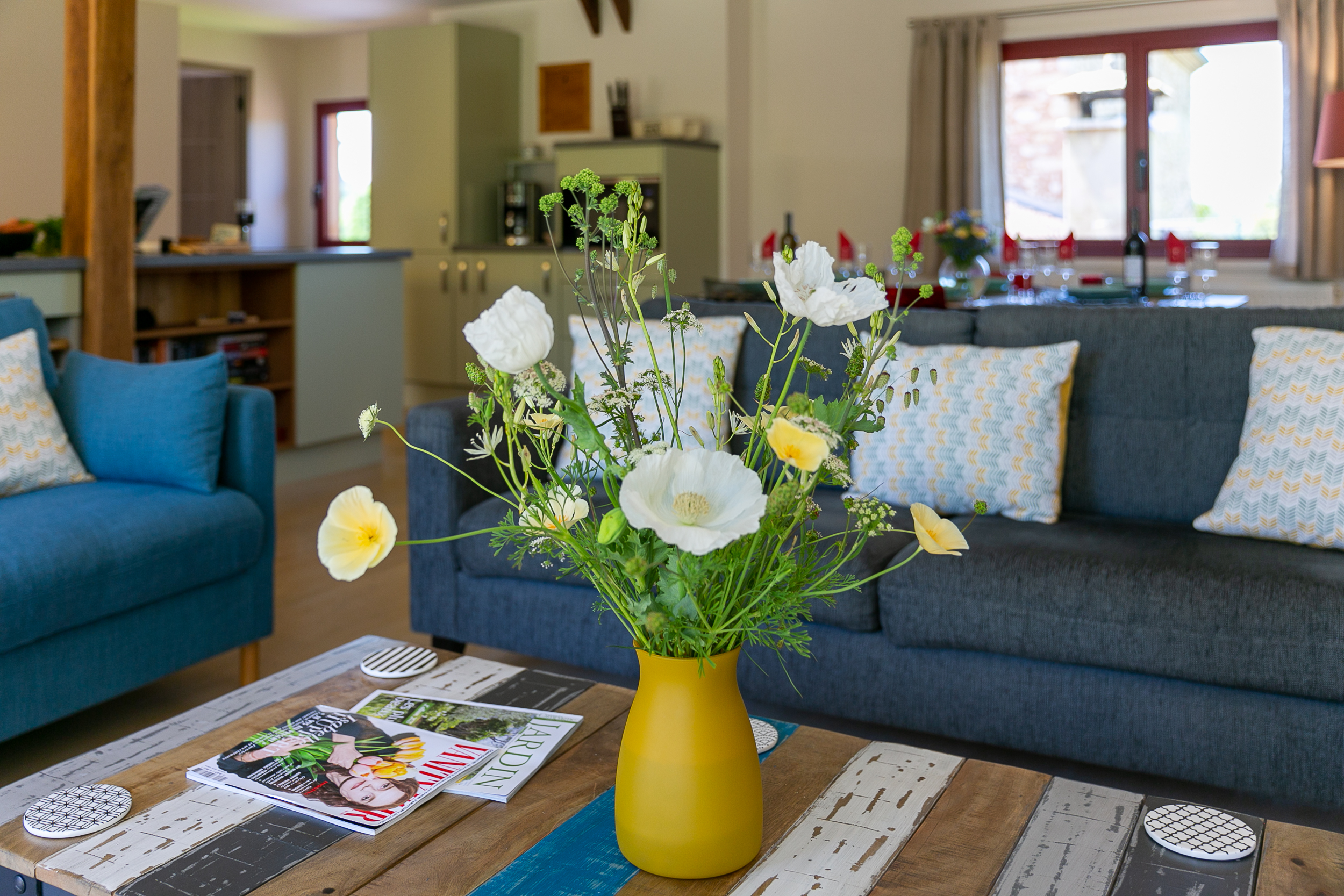 Open plan lounge, kitchen & dining area
