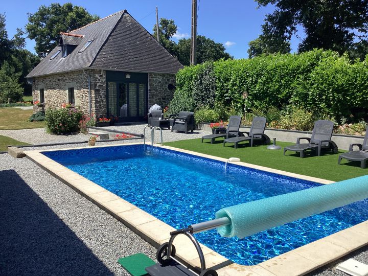 Heated swimming pool for your sole use