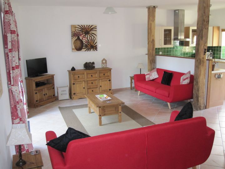Lounge Gable end cottage