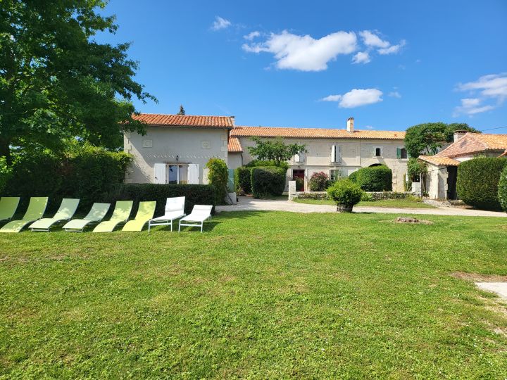 Les Prairies de Latry – Private Estate