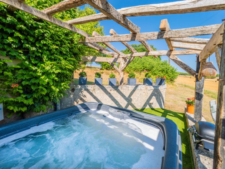 Carmagnac - private hot tub
