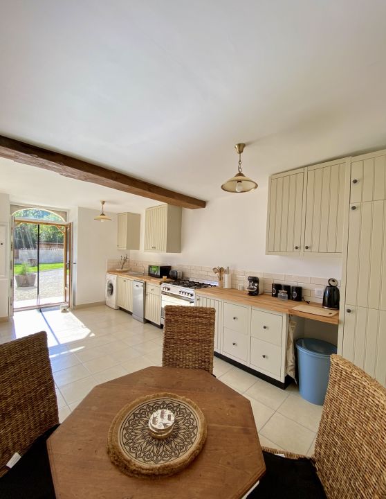 Kitchen area gite 2
